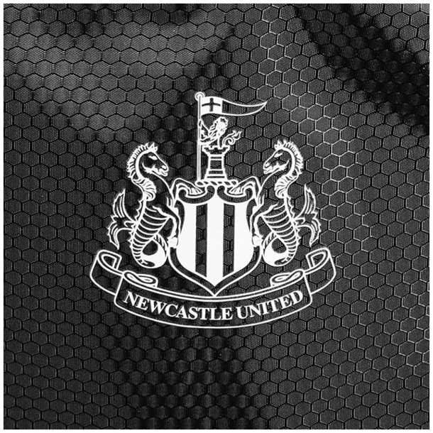 Newcastle United F.C.  Premium Rygs�k 